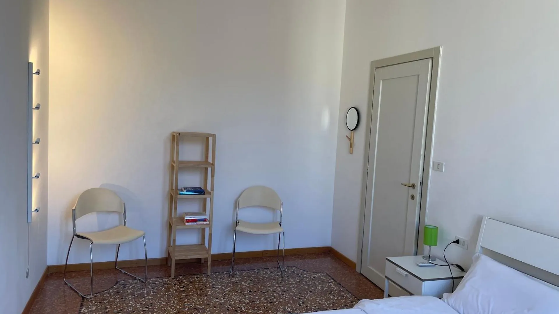 Bright Apartment With Attic Bologna 0*,  Italien