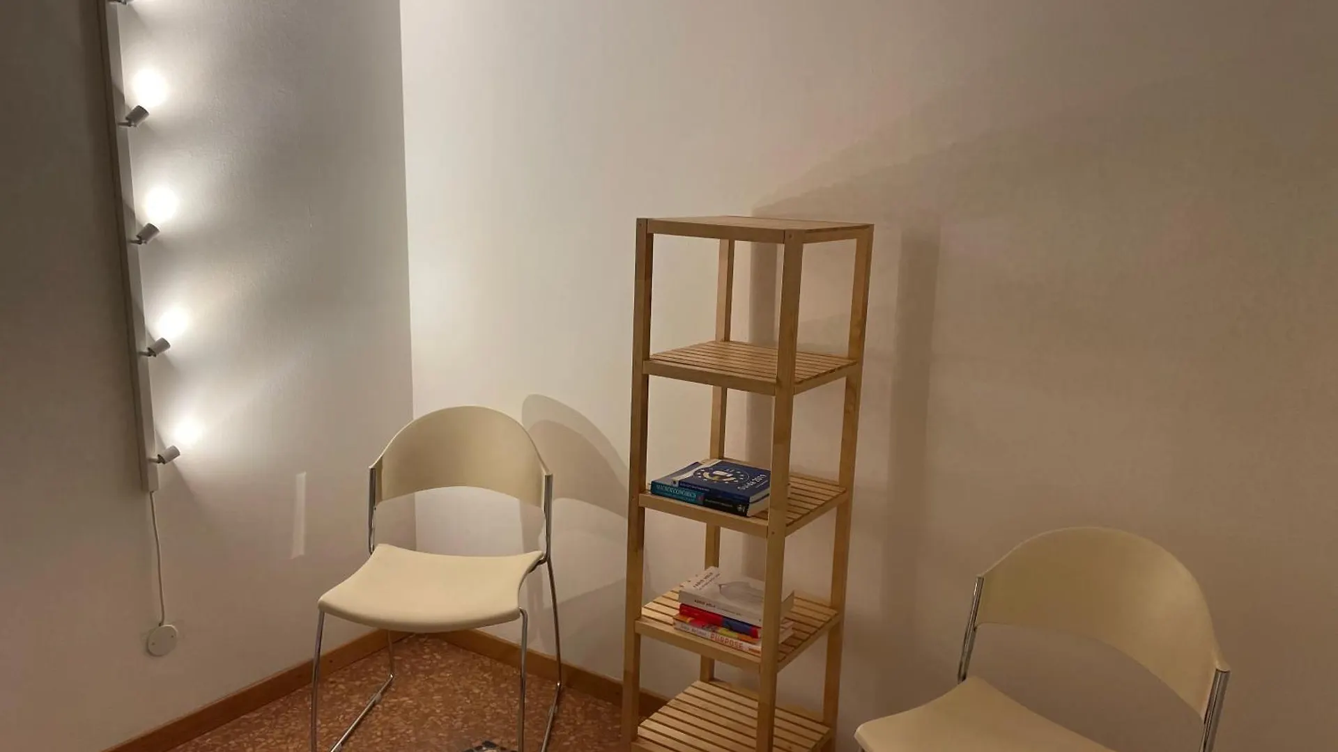 Bright Apartment With Attic Bologna Italien