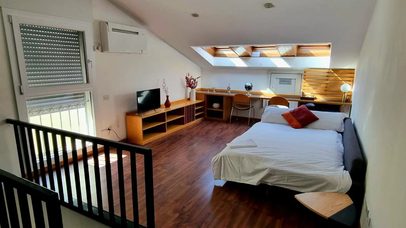 Bright Apartment With Attic Bologna