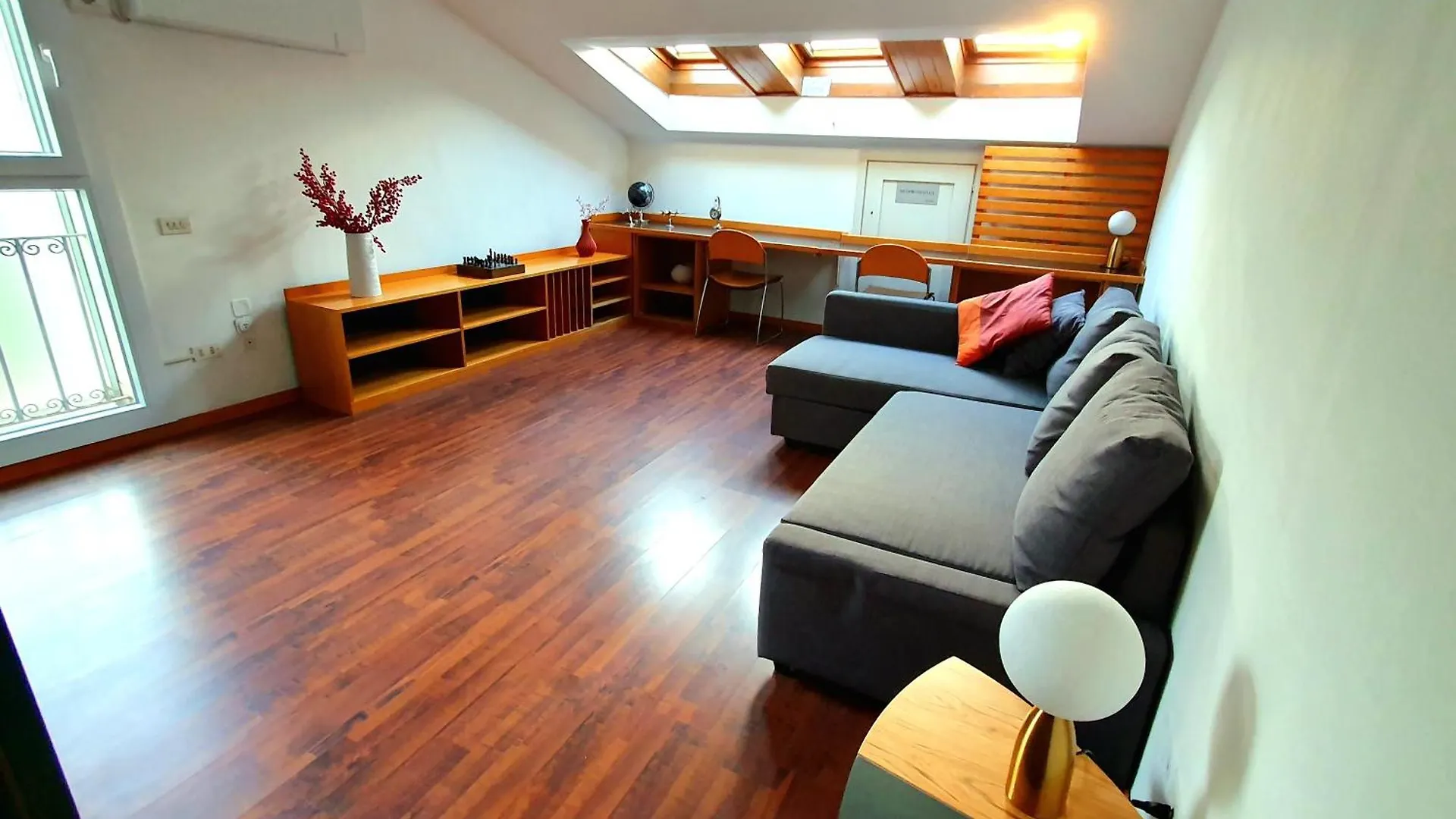 Bright Apartment With Attic Bologna