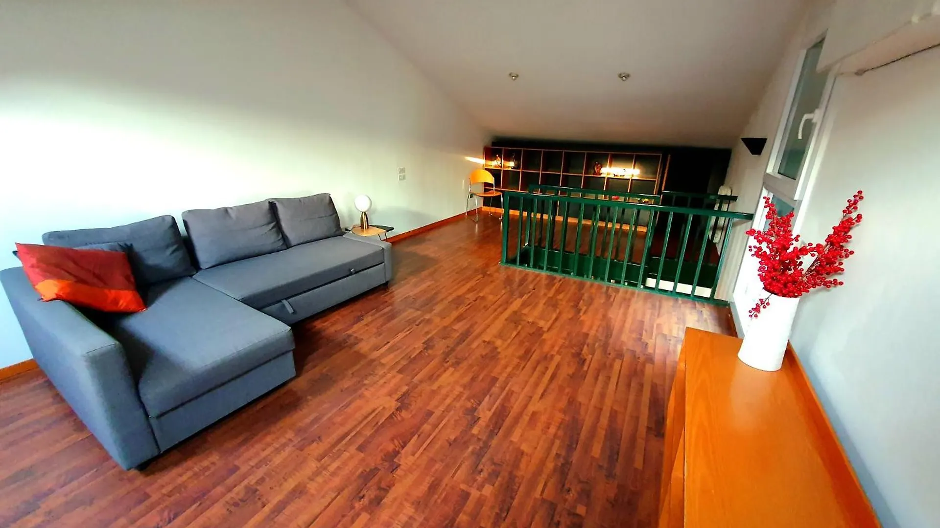Bright Apartment With Attic Bologna Italien
